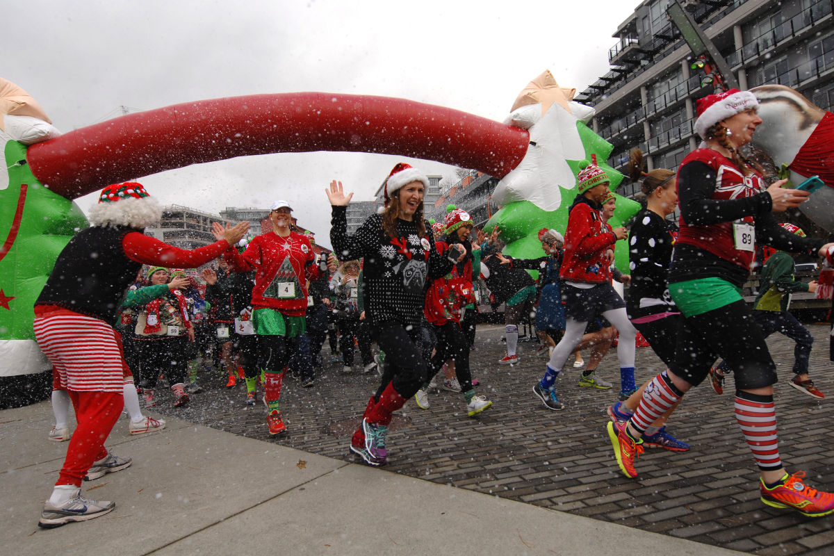 4 of Houston’s Biggest Jingle Bell Runs to Check Out on Christmas 2022